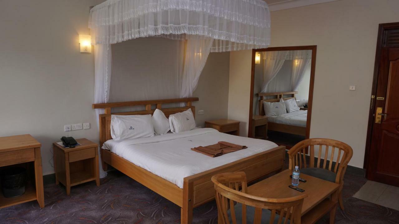 Cepha'S Inn Kabale Eksteriør billede